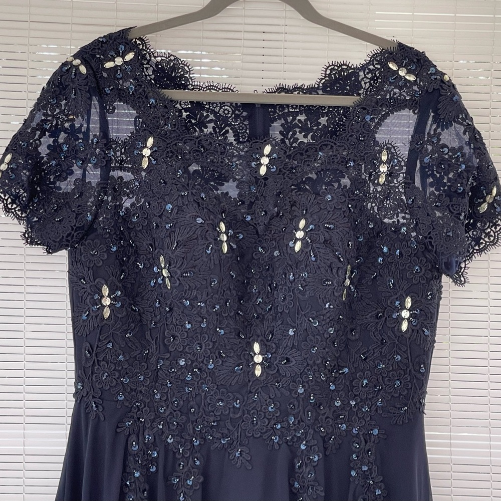 Formal long chiffon dress for weddings, special dance. Navy Blue - Size 14